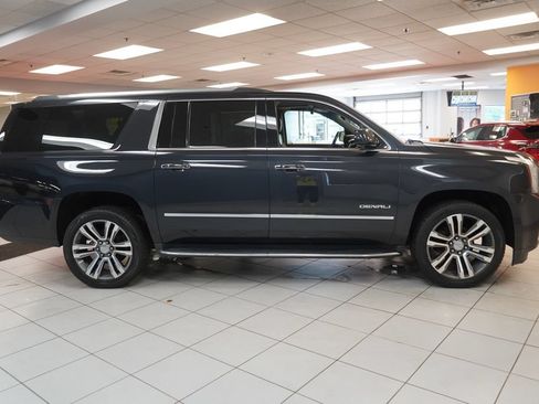 Used 2020 GMC Yukon XL Denali w/ Open Road Package AWD/4WD image 17
