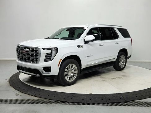 Used 2025 GMC Yukon Denali RWD image 4