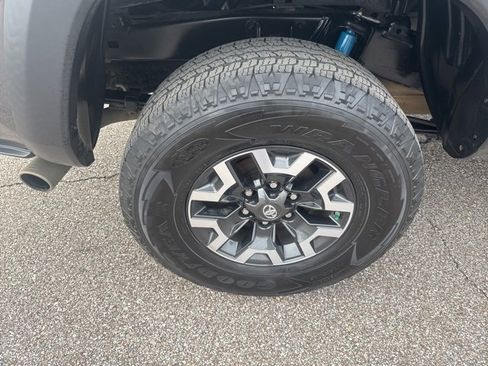 Used 2020 Toyota Tacoma TRD Off-Road image 14