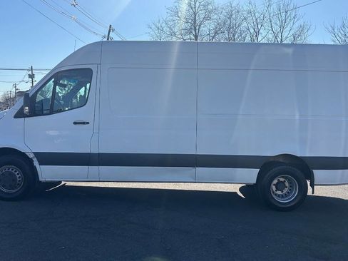 Used 2019 Mercedes-Benz Sprinter 170 Cargo image 2