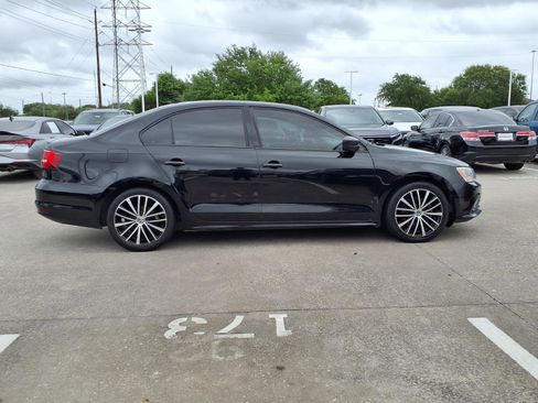 Used 2015 Volkswagen Jetta Sport FWD image 25