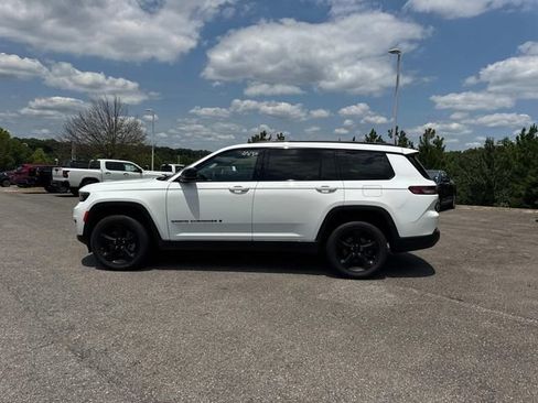 Used 2023 Jeep Grand Cherokee L Laredo AWD/4WD image 8