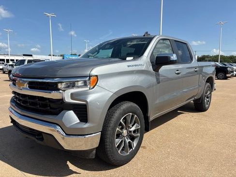 Used 2024 Chevrolet Silverado 1500 LT AWD/4WD image 8