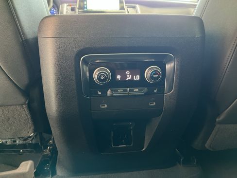 Used 2022 Chevrolet Tahoe LT w/ Luxury Package image 15