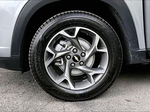 Used 2024 Chevrolet Trax LT w/ Driver Confidence Package FWD image 16