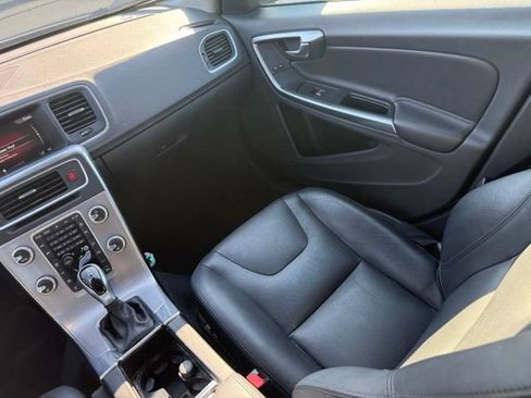 Used 2018 Volvo S60 T5 Inscription FWD image 10