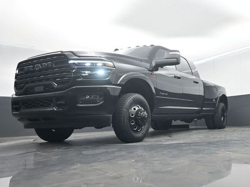 Used 2025 RAM 3500 Limited AWD/4WD image 52