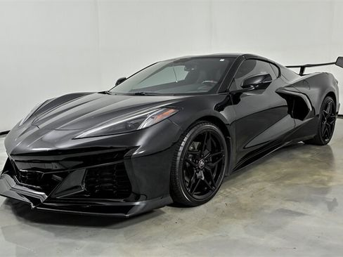 Used 2022 Chevrolet Corvette Stingray Coupe w/ 1LT RWD image 5