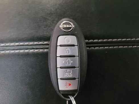 Used 2025 Nissan Altima 2.5 SV FWD image 32