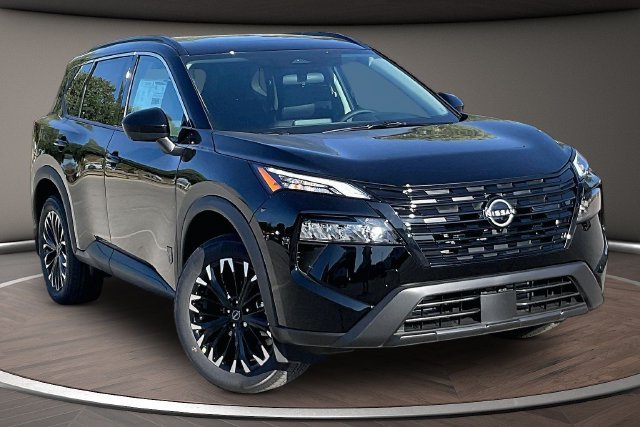 New 2027 Nissan Rogue Dark Armor FWD image 2