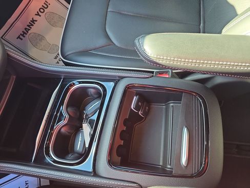 Used 2024 Chrysler Pacifica Limited w/ S Appearance Package image 21