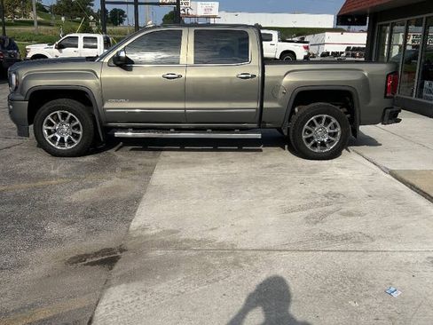 Used 2018 GMC Sierra 1500 Denali AWD/4WD image 4