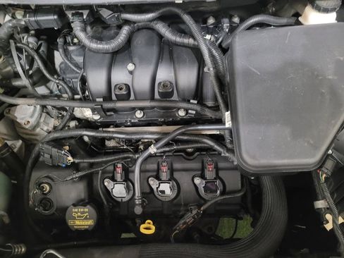 Used 2013 Lincoln MKX image 30