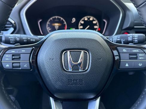 Certified 2025 Honda Pilot Touring image 15