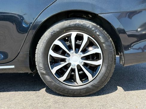 Used 2012 Toyota Camry LE FWD image 36