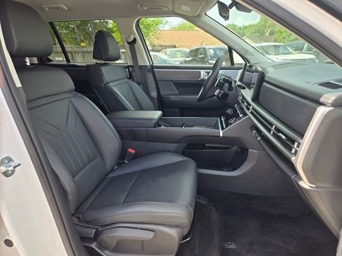 Used 2025 Hyundai Santa Fe SEL FWD image 29