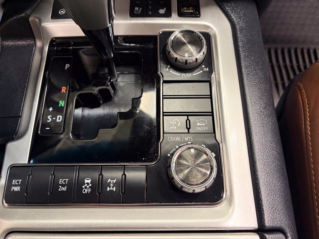 Used 2016 Toyota Land Cruiser AWD/4WD image 31
