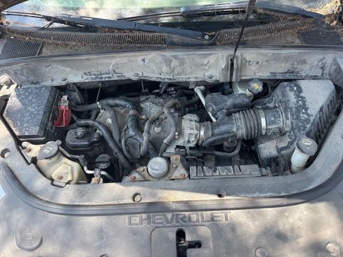 Used 2011 Chevrolet Traverse LS image 13