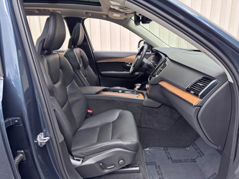 Used 2021 Volvo XC90 T5 Momentum w/ Advanced Package AWD/4WD image 16