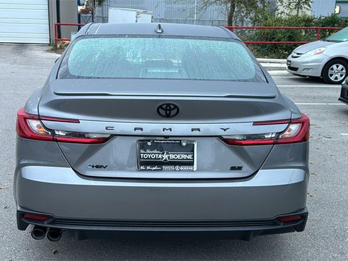 New 2026 Toyota Camry SE image 7
