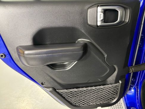 Used 2019 Jeep Wrangler Unlimited Sport S AWD/4WD image 32