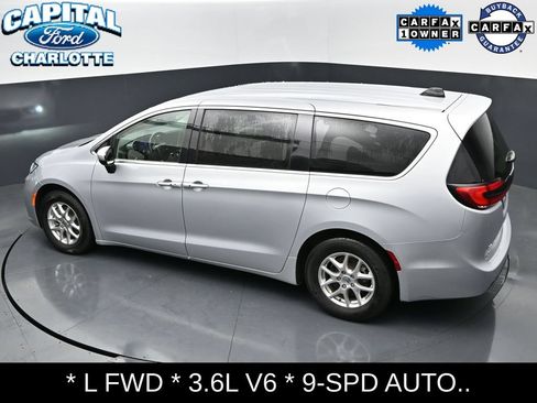 Used 2023 Chrysler Pacifica Touring-L FWD image 29