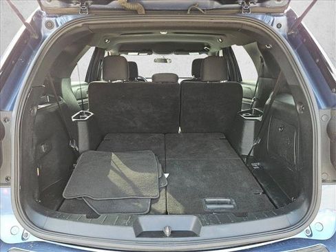 Used 2018 Ford Explorer XLT FWD image 6