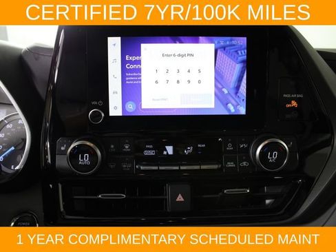 Used 2023 Toyota Highlander XLE AWD/4WD image 25