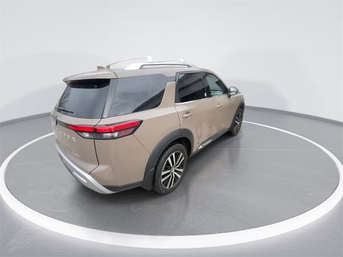 Used 2024 Nissan Pathfinder Platinum w/ Cargo Package image 8