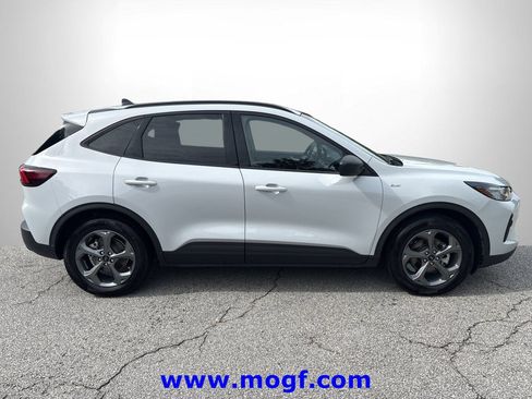 Used 2025 Ford Escape ST-Line FWD image 25