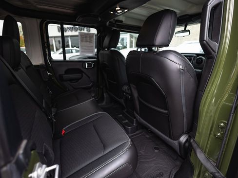 Used 2023 Jeep Wrangler Freedom Edition image 30