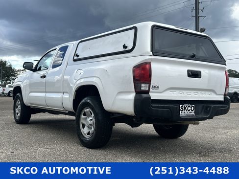 Used 2020 Toyota Tacoma SR image 3
