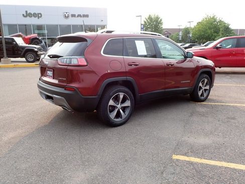 Used 2019 Jeep Cherokee Limited w/ Trailer Tow Group AWD/4WD image 4