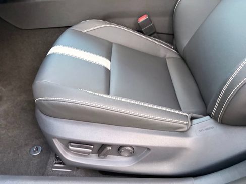 Used 2026 Toyota Camry Hybrid FWD image 20