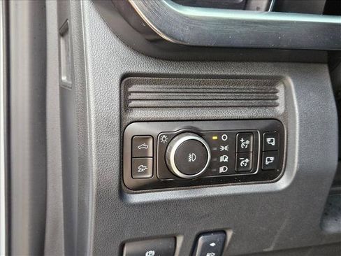 Used 2026 Ford F250 Lariat w/ Tremor Off-Road Package AWD/4WD image 25