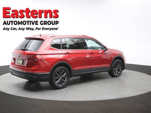 Used 2023 Volkswagen Tiguan SE AWD/4WD image 39