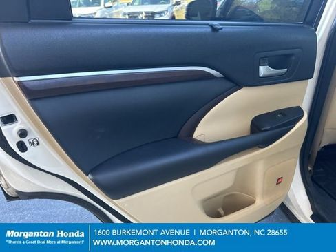 Used 2015 Toyota Highlander Limited Platinum AWD/4WD image 29