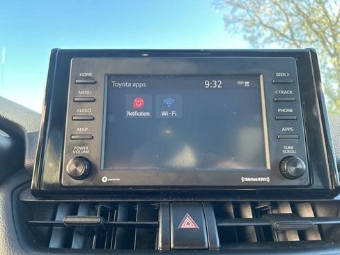 Used 2022 Toyota RAV4 XLE image 22