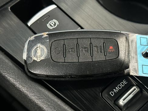 Used 2024 Nissan Rogue SV FWD image 29
