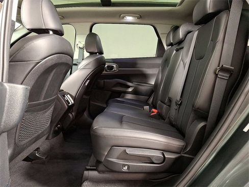 Used 2023 Kia Sorento S w/ Panoramic Sunroof Package image 13