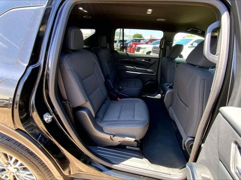 Used 2025 Chevrolet Traverse LT AWD/4WD image 20
