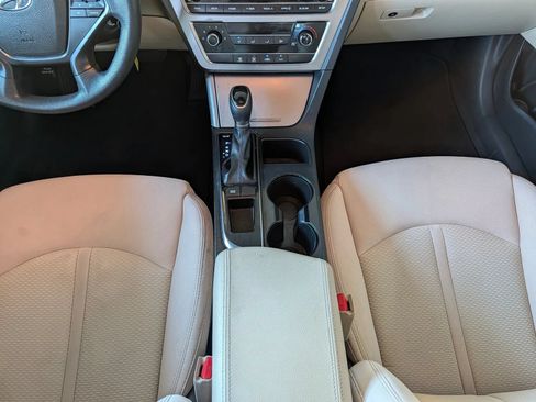 Used 2017 Hyundai Sonata SE FWD image 40