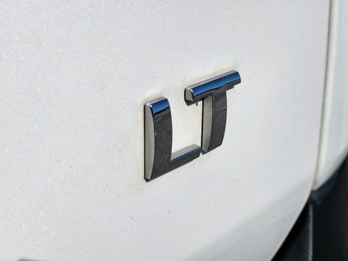 Certified 2023 Chevrolet Traverse LT w/ Rear Camera Mirror Package image 10