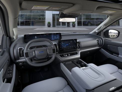 New 2026 Ford Expedition Max Platinum w/ Driver's Package AWD/4WD image 39