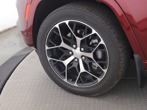 Used 2022 Jeep Grand Cherokee Summit AWD/4WD image 13