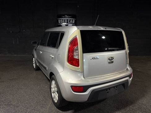 Used 2013 Kia Soul + FWD image 3