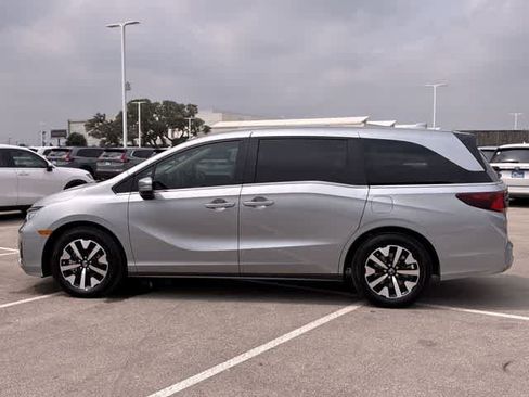 Used 2026 Honda Odyssey EX-L image 3
