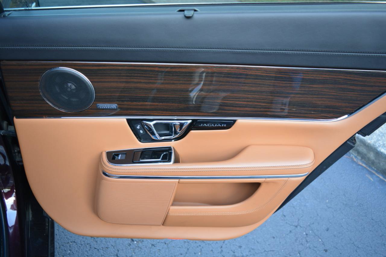Used 2016 Jaguar XJ L Portfolio RWD image 14
