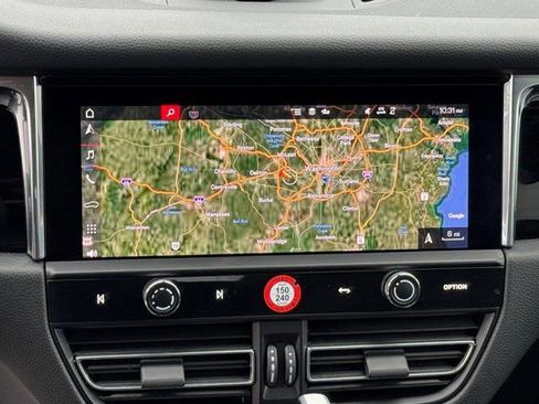 Used 2025 Porsche Macan image 20