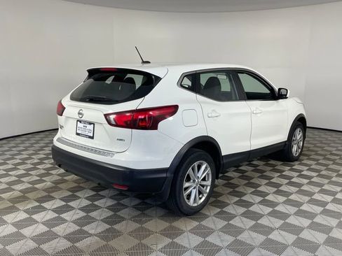 Used 2018 Nissan Rogue Sport S w/ S Appearance Package AWD/4WD image 16